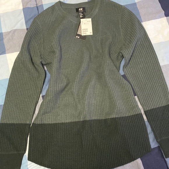 H&M Sweater - Picture 1 of 2